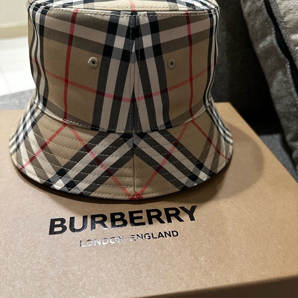 Burberry Hat - Picture 6 of 8